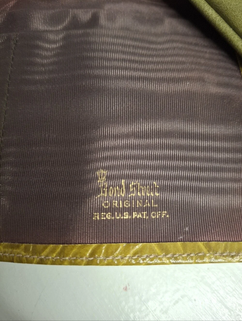 HOBO Vida Olive Green Leather Wristlet + Vintage Bond Street Wallet Set EUC